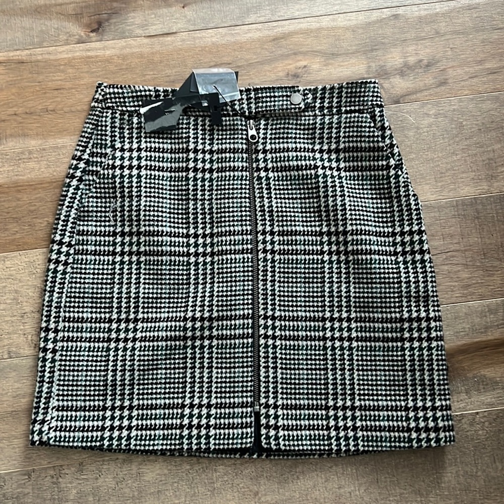 NWT houndstooth skirt